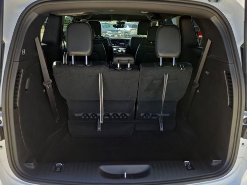 New 2026 Chrysler Pacifica Select FWD image 25