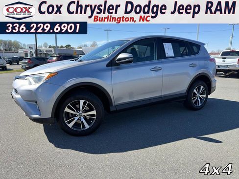 Used 2018 Toyota RAV4 XLE image 1
