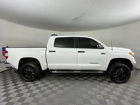 Used 2018 Toyota Tundra SR5 w/ SR5 Upgrade Package RWD image 2
