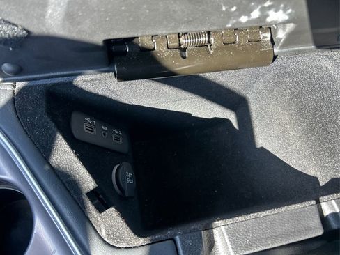 Used 2022 Dodge Challenger R/T w/ T/A Package image 24