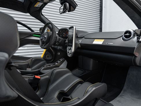 Used 2019 McLaren Senna image 2