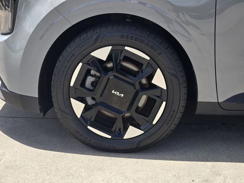 New 2026 Kia Carnival EX FWD image 8
