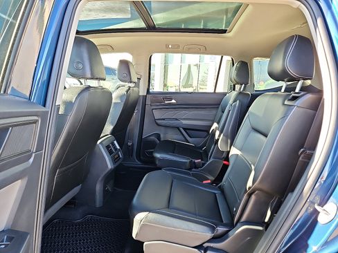 Certified 2023 Volkswagen Atlas SE w/ Panoramic Sunroof Package image 9