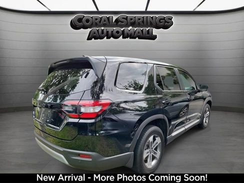 Used 2024 Honda Pilot EX-L image 4