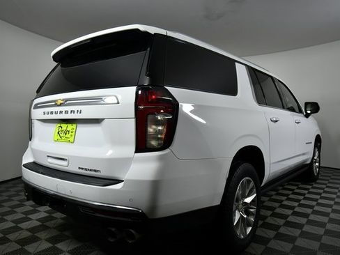 Used 2021 Chevrolet Suburban Premier image 11
