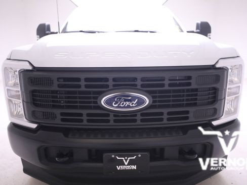 New 2026 Ford F250 XL image 8