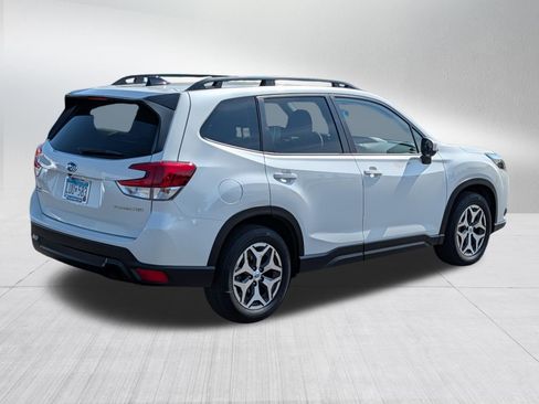 Used 2024 Subaru Forester Premium AWD/4WD image 7
