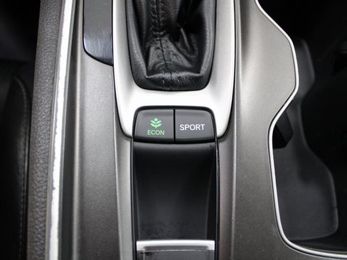 Used 2018 Honda Accord Sport image 36