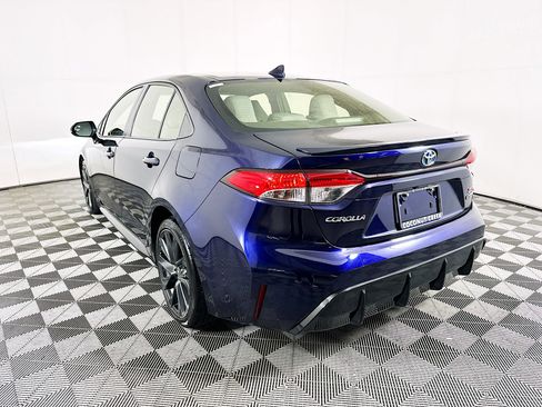 Used 2024 Toyota Corolla SE FWD image 5