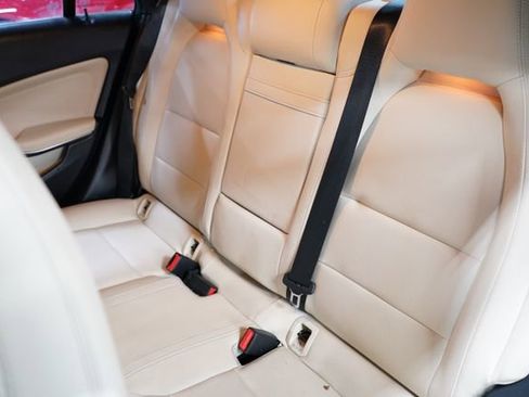 Used 2019 Mercedes-Benz CLA 250 image 15