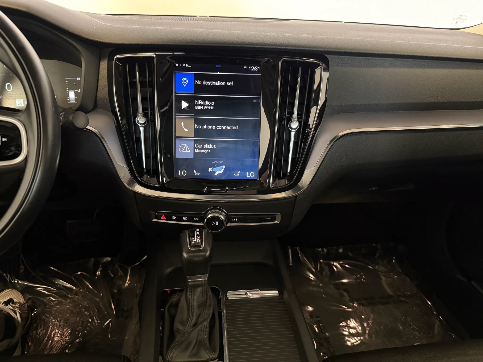 Used 2019 Volvo S60 T5 Momentum w/ Premium Package FWD image 16