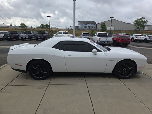 Used 2020 Dodge Challenger R/T w/ Performance Handling Group image 6