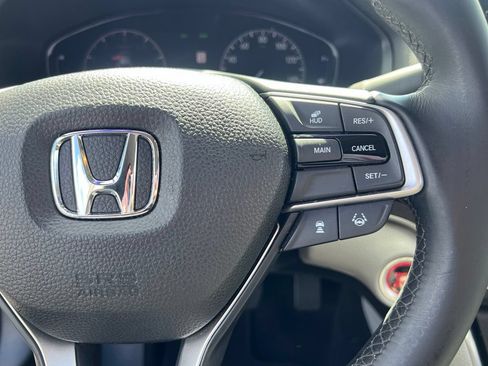 Used 2018 Honda Accord Touring image 21