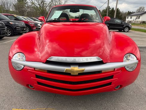 Used 2003 Chevrolet SSR RWD image 3