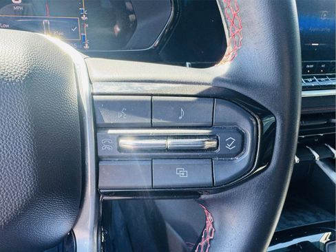 Used 2023 Chevrolet Colorado Z71 image 18