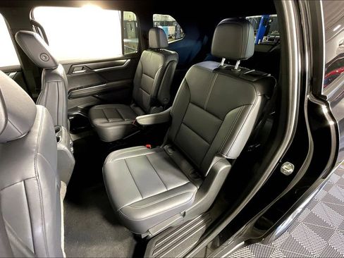 Used 2024 GMC Acadia Elevation image 36