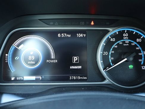 Used 2019 Nissan Leaf SV w/ Protection Package image 22