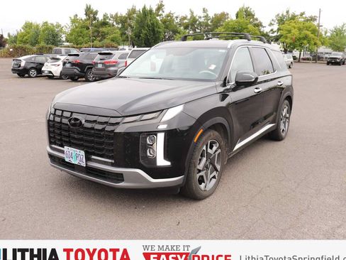 Used 2023 Hyundai Palisade Limited w/ Winter Package AWD/4WD image 1