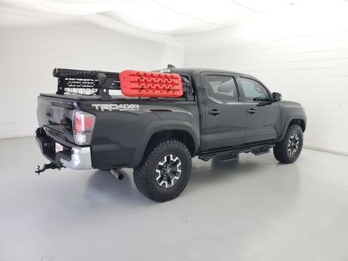 Used 2022 Toyota Tacoma TRD Off-Road AWD/4WD image 5