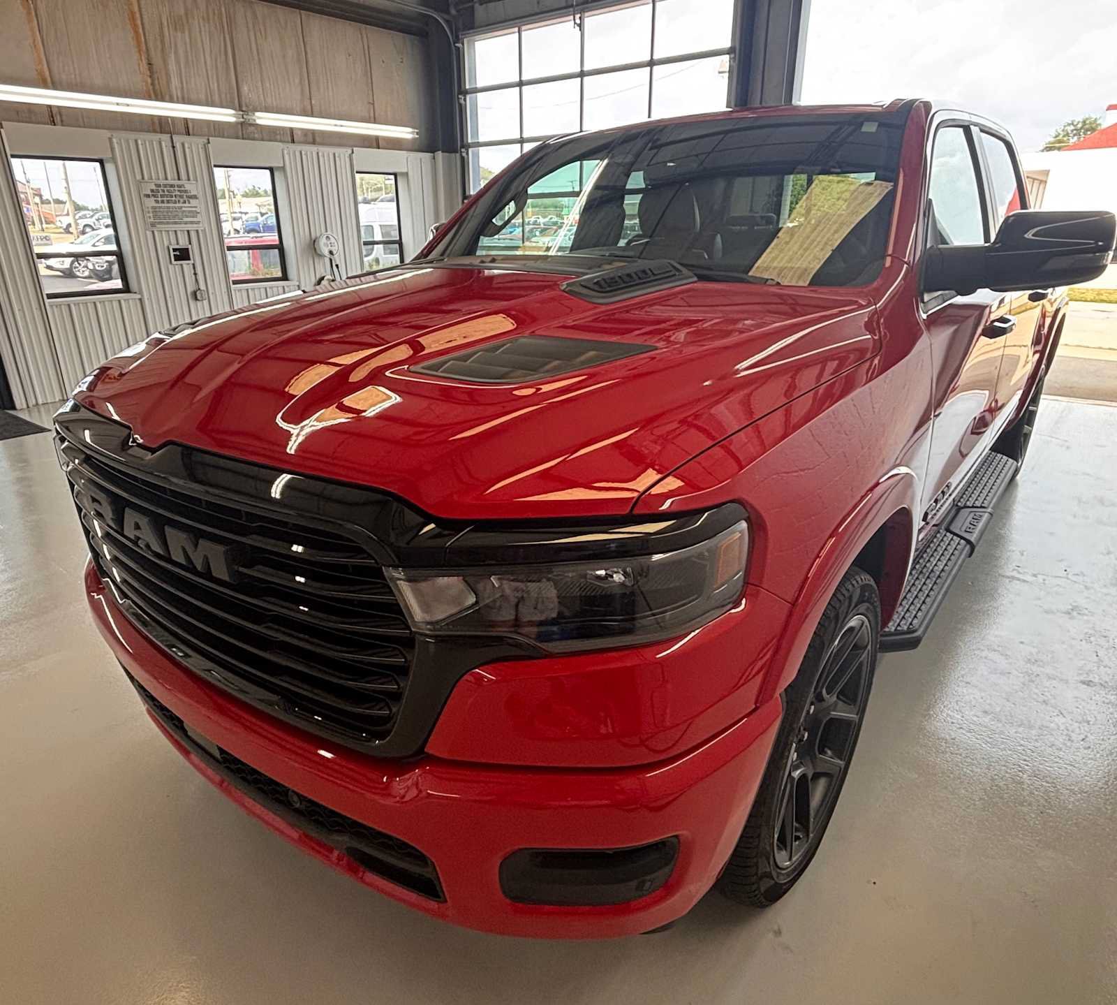 Used 2025 RAM 1500 Laramie w/ Night Edition AWD/4WD image 5