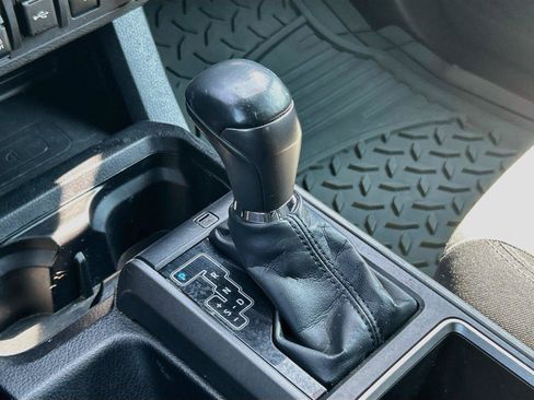 Used 2022 Toyota Tacoma TRD Off-Road RWD image 26