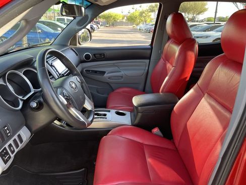 Used 2015 Toyota Tacoma PreRunner w/ TRD Sport Package RWD image 17