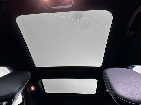 Used 2024 Mercedes-Benz C 300 Sedan image 26