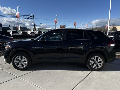 Used 2020 Volkswagen Atlas Cross Sport S image 2