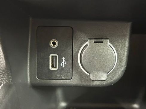 Used 2019 Nissan Kicks SV FWD image 26