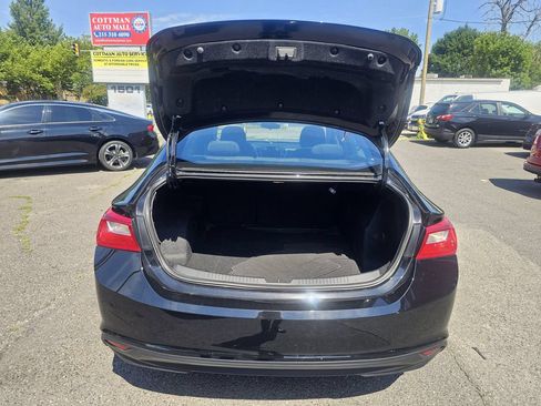 Used 2022 Chevrolet Malibu LS FWD image 9