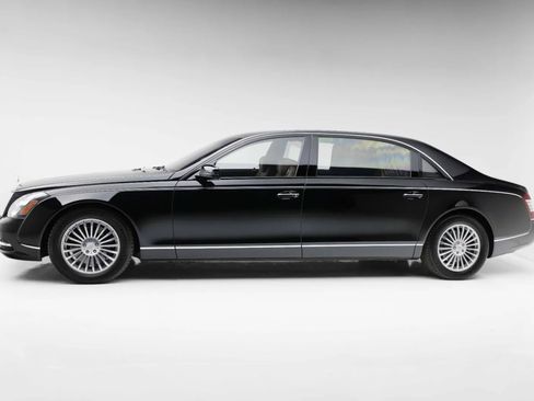 Used 2012 Maybach 62 RWD image 14