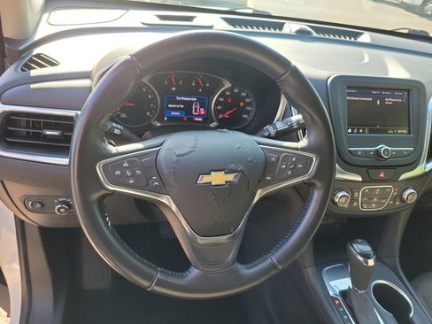 Used 2021 Chevrolet Equinox LT FWD image 25