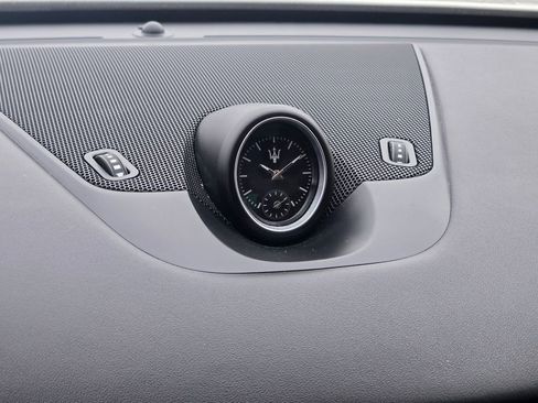 Used 2021 Maserati Levante GranLusso AWD/4WD image 39