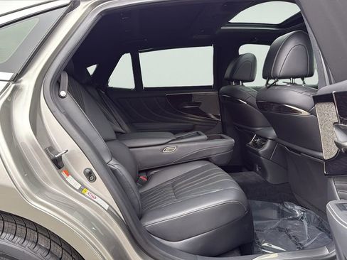 Used 2018 Lexus LS 500 AWD w/ Luxury Package image 12