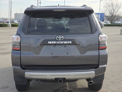 Used 2022 Toyota 4Runner TRD Off-Road image 18