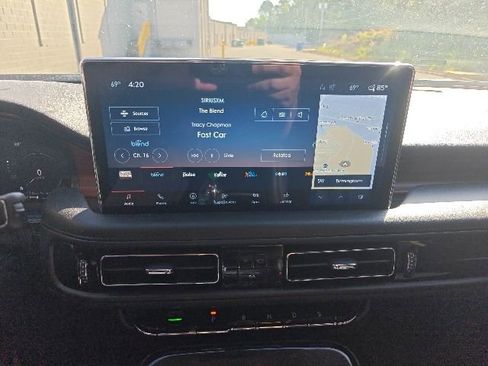 Used 2023 Lincoln Nautilus Reserve image 12