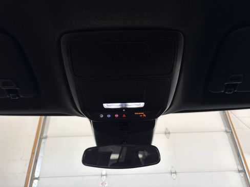 Used 2025 Chevrolet Traverse LT w/ Driver Confidence Package AWD/4WD image 51
