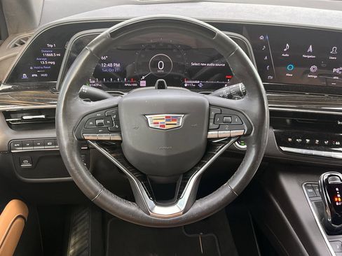 Used 2023 Cadillac Escalade ESV Premium Luxury AWD/4WD image 10