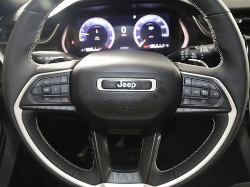 Used 2023 Jeep Grand Cherokee L Laredo AWD/4WD image 36