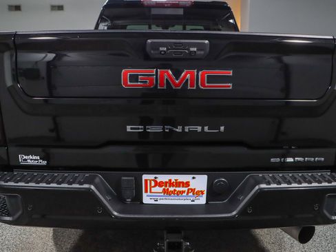 Used 2022 GMC Sierra 2500 Denali w/ Denali Ultimate Package image 8