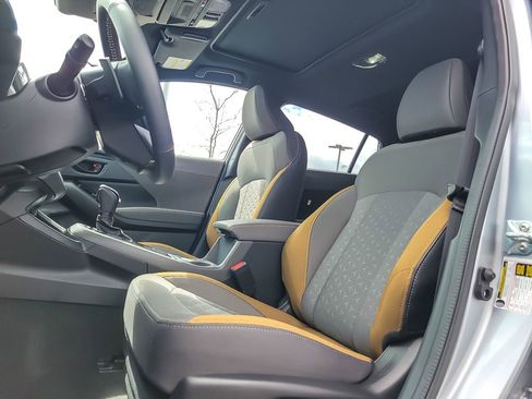 Certified 2025 Subaru Crosstrek 2.5i Sport w/ Crosstrek Mirror Package image 7