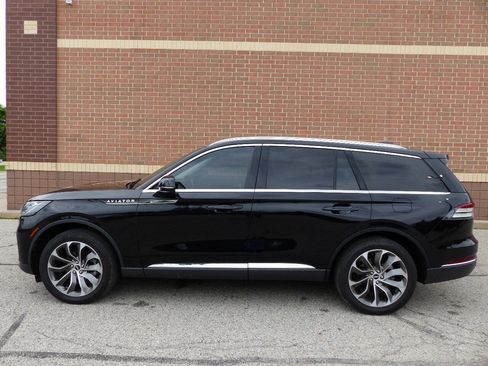 Used 2025 Lincoln Aviator AWD image 5