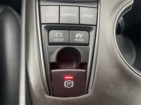 Used 2023 Toyota Camry SE image 17
