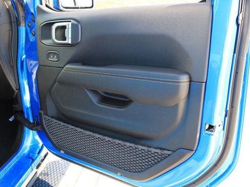 New 2026 Jeep Wrangler Sahara AWD/4WD image 23