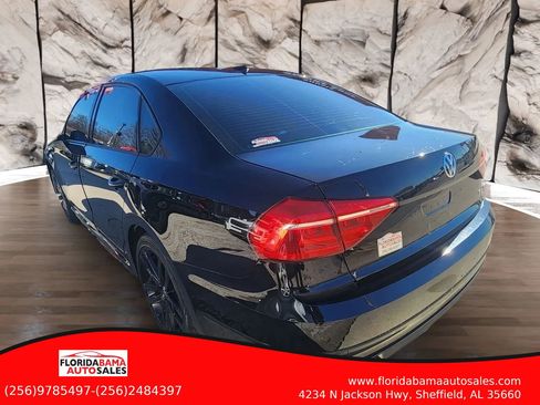 Used 2018 Volkswagen Passat 2.0T S FWD image 5