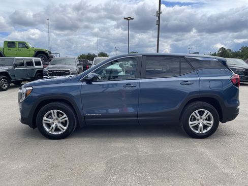 Used 2024 GMC Terrain SLE AWD/4WD image 7