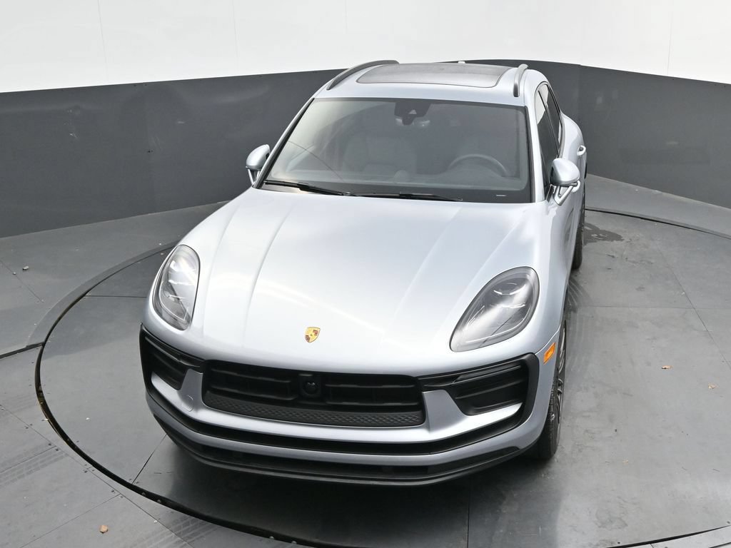 Certified 2026 Porsche Macan AWD/4WD image 24