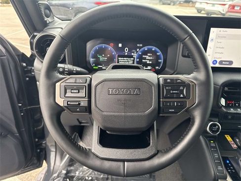 Used 2025 Toyota Land Cruiser image 28