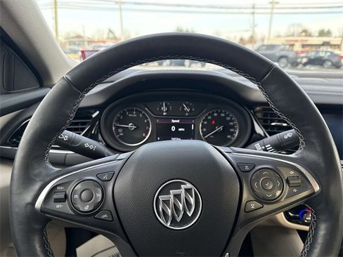 Used 2019 Buick Regal Essence image 11