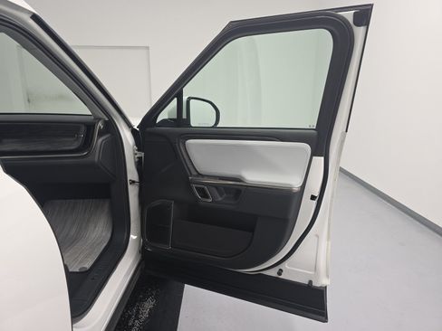 Used 2023 Rivian R1T Adventure AWD/4WD image 18